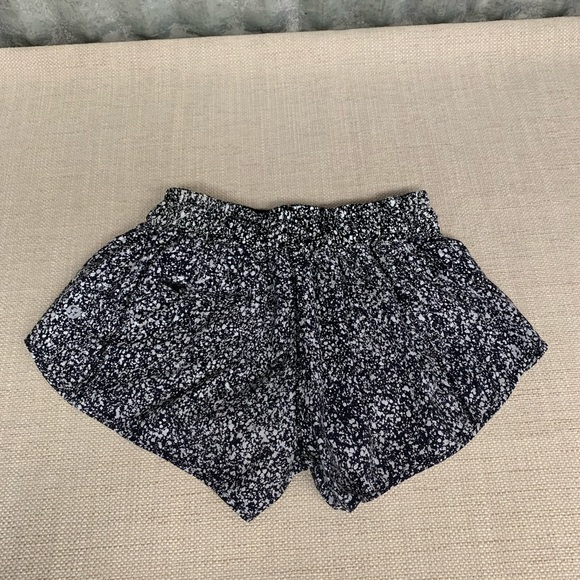 Lululemon Hotty Hot Short, 🦄 
Splatter Reflective - Picture 5 of 7
